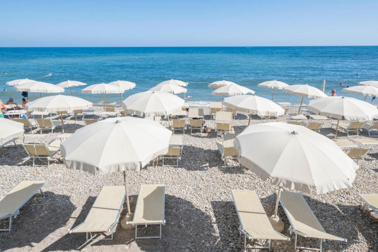Hotel Del Sole Santa Marinella Exterior photo